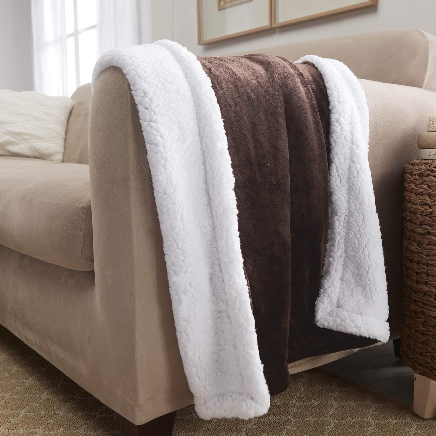 Sherpa Throw Blanket Super Soft Reversible Ultra Luxurious Plush Blanket, 50 X 60 Inches, Brown/White