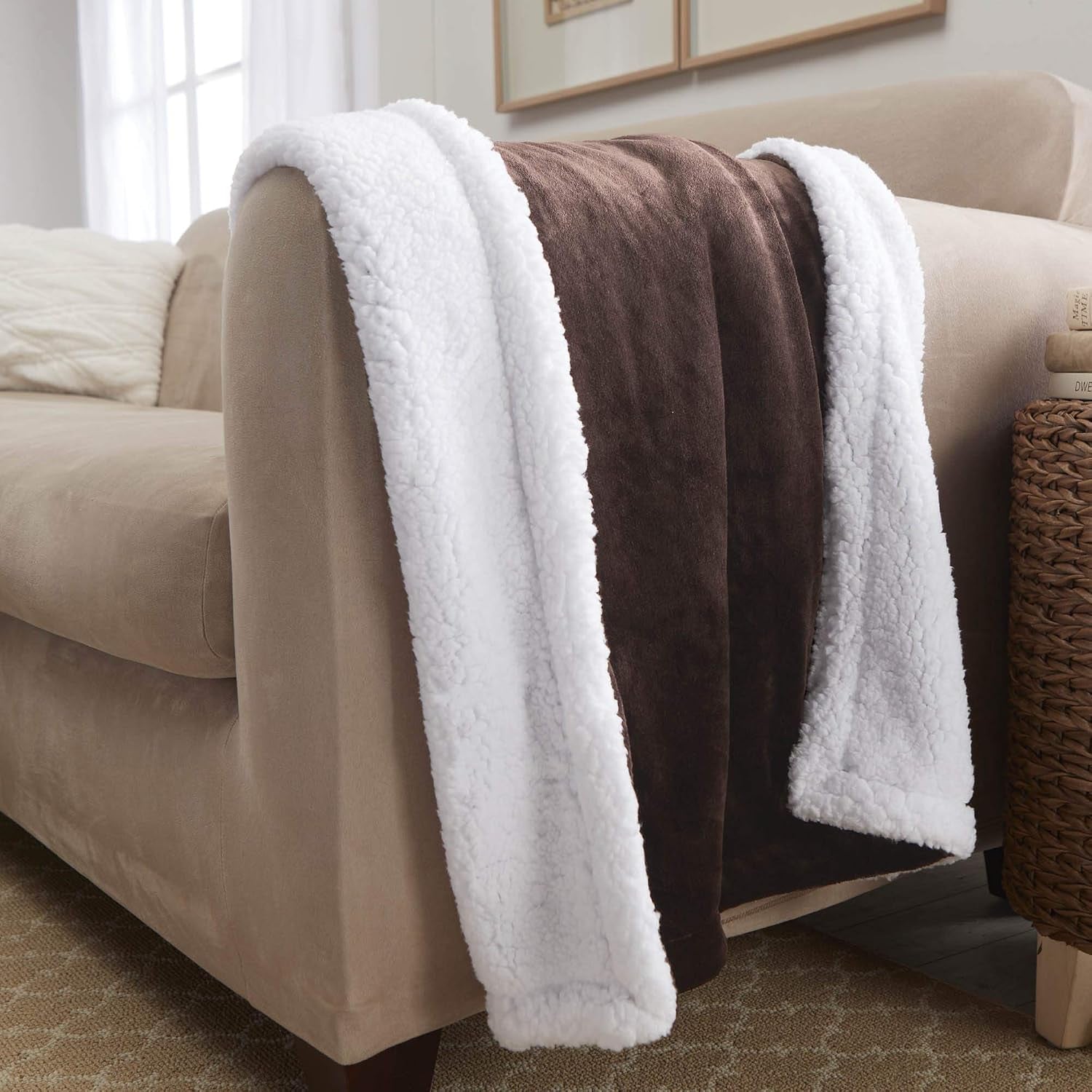 Sherpa Throw Blanket Super Soft Reversible Ultra Luxurious Plush Blanket, 50 X 60 Inches, Brown/White