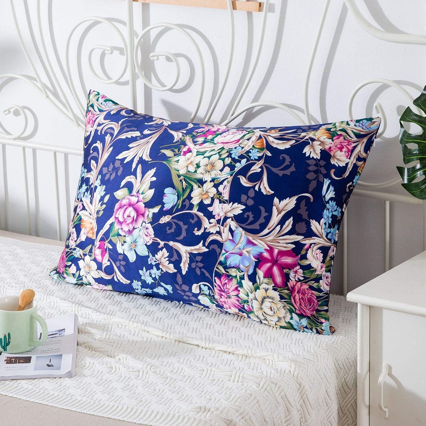 Silk Pillowcase for Hair and Skin with Hidden Zipper Print (Queen, Pattern4)
