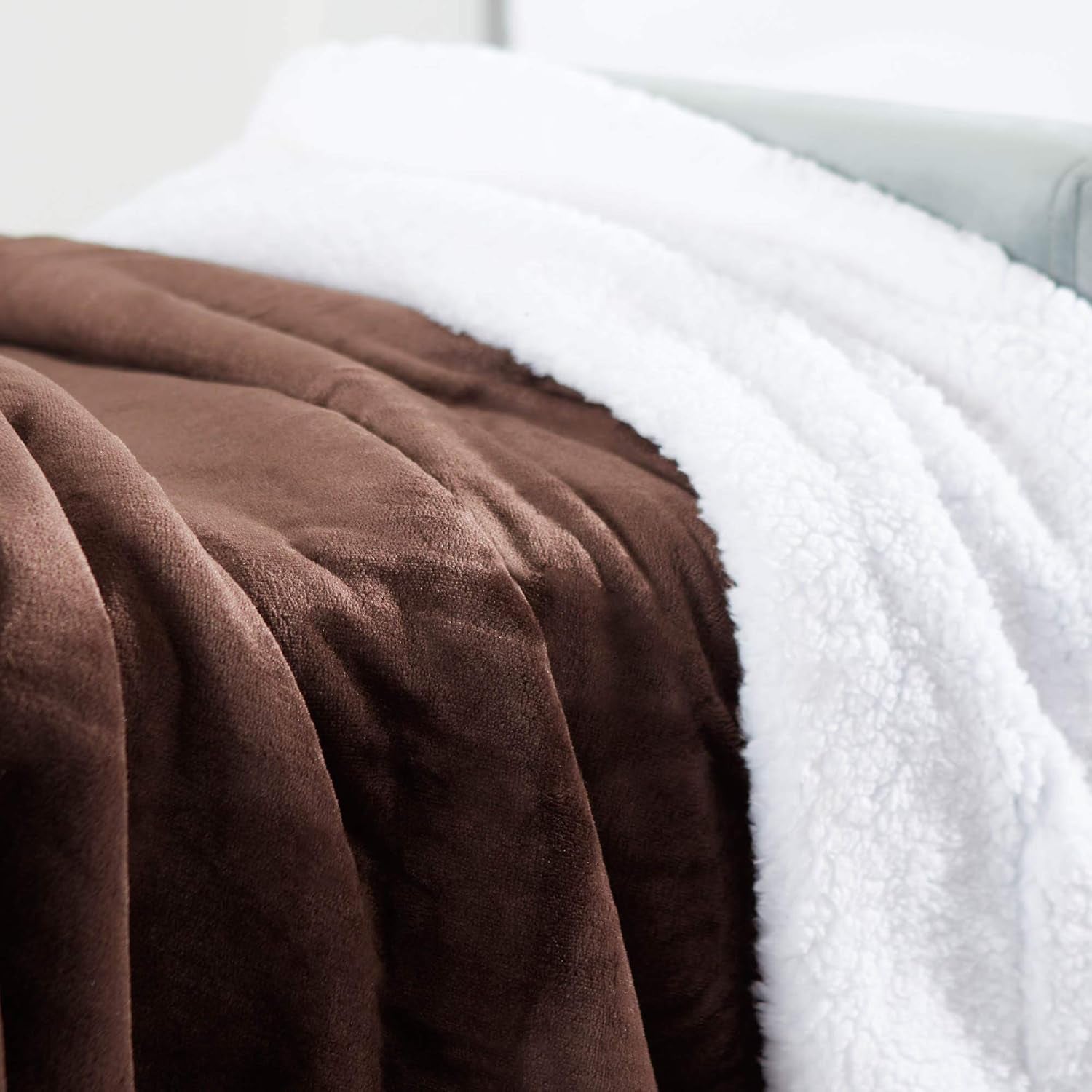 Sherpa Throw Blanket Super Soft Reversible Ultra Luxurious Plush Blanket, 50 X 60 Inches, Brown/White