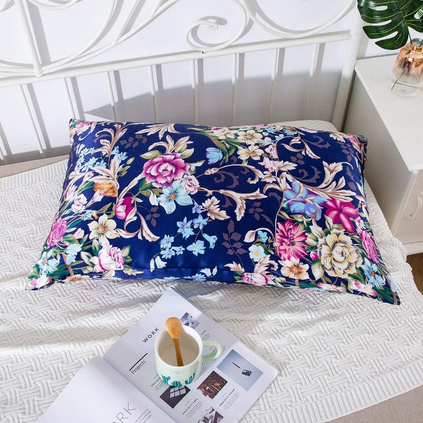 Silk Pillowcase for Hair and Skin with Hidden Zipper Print (Queen, Pattern4)