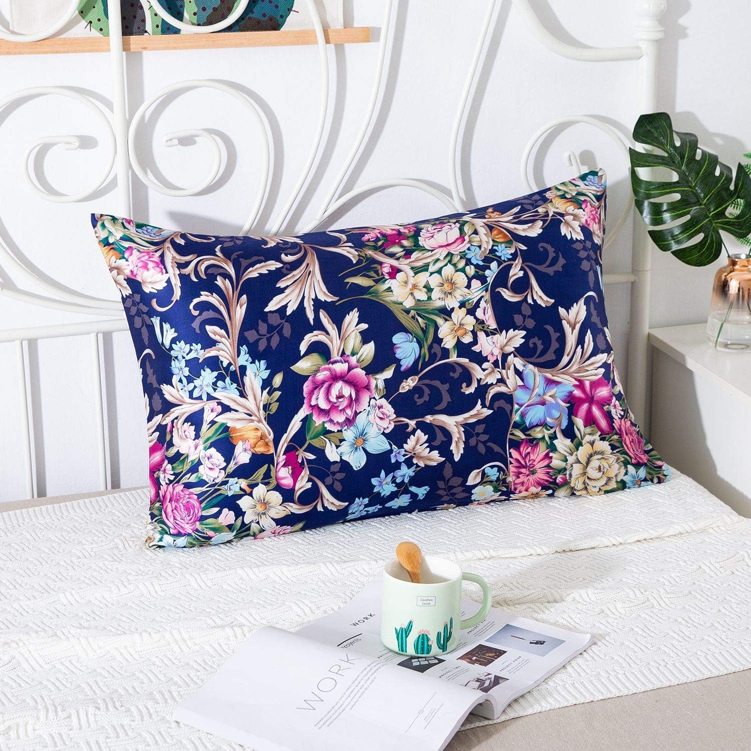 Silk Pillowcase for Hair and Skin with Hidden Zipper Print (Queen, Pattern4)